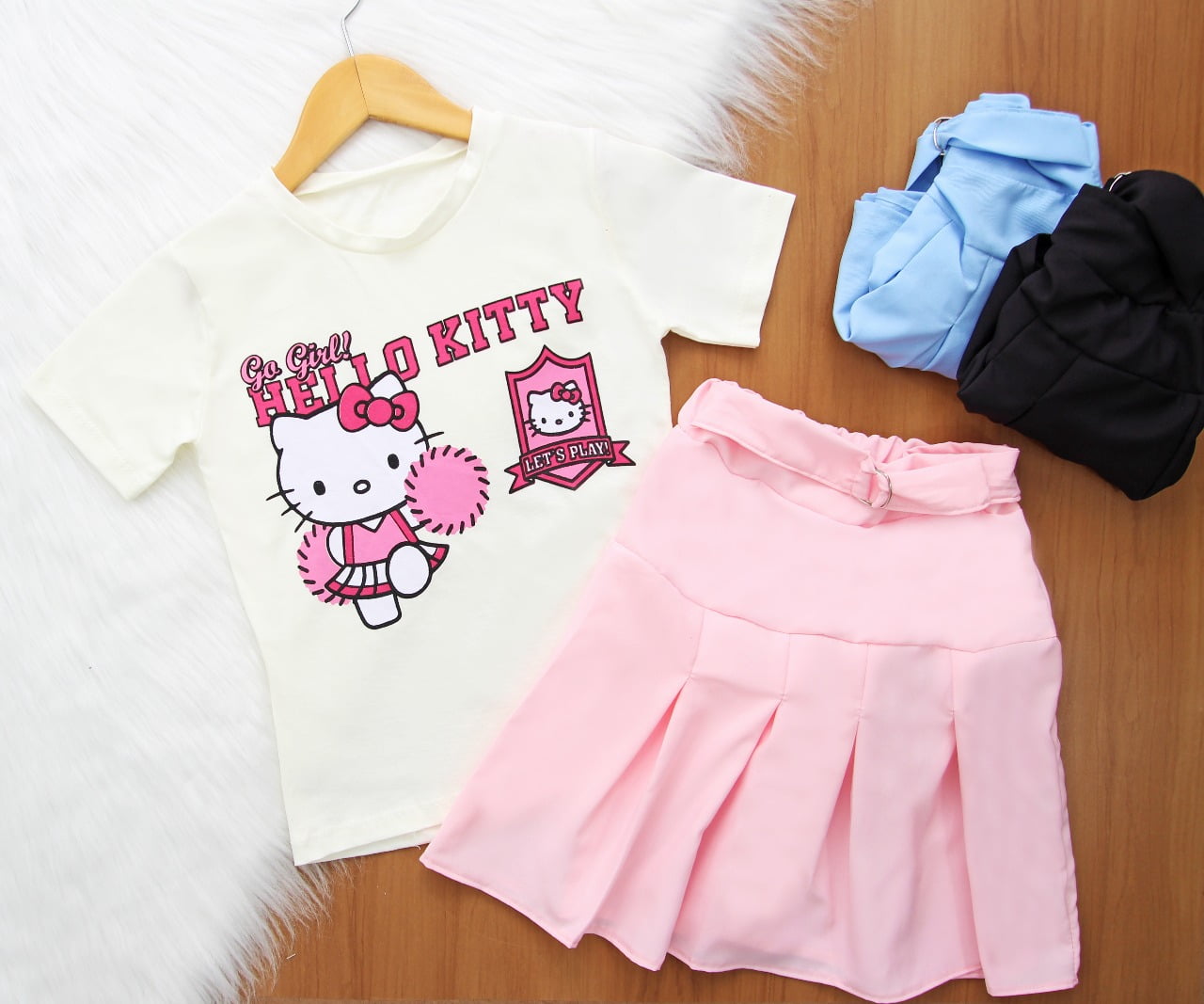 Cj. Hello Kitty Saia