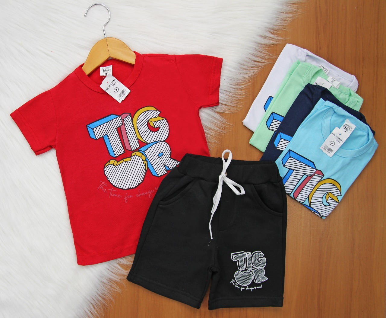 Cj. TT Short Moletom E