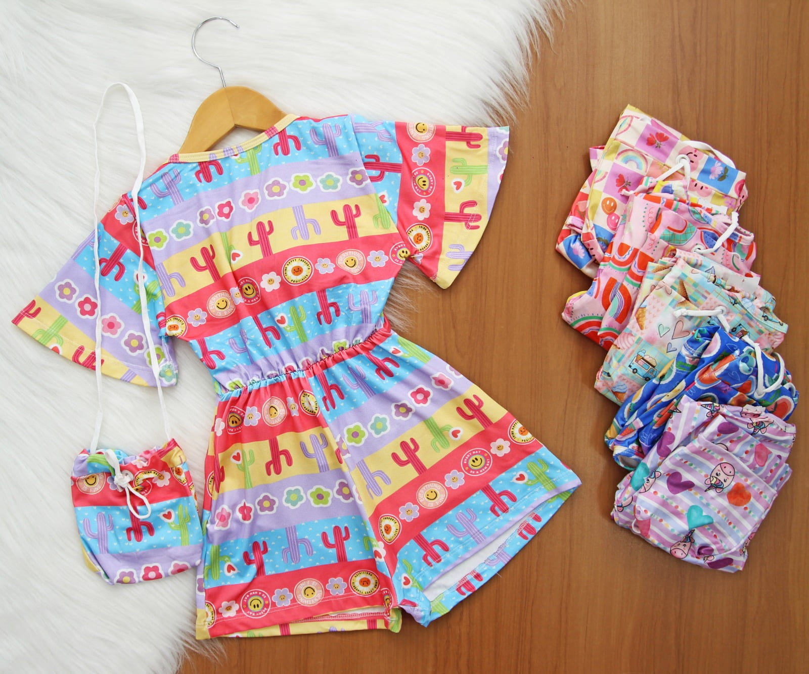 Macaquito Estampado com Bolsinha